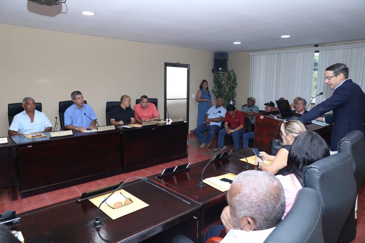 Concejales de Chame conocen beneficios que traerá el tren Panamá-David-Frontera 