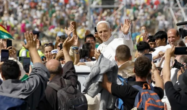 El papa León XIV clausura su multitudinario Jubileo de los Jóvenes: 'Aspiren a cosas grandes' 
