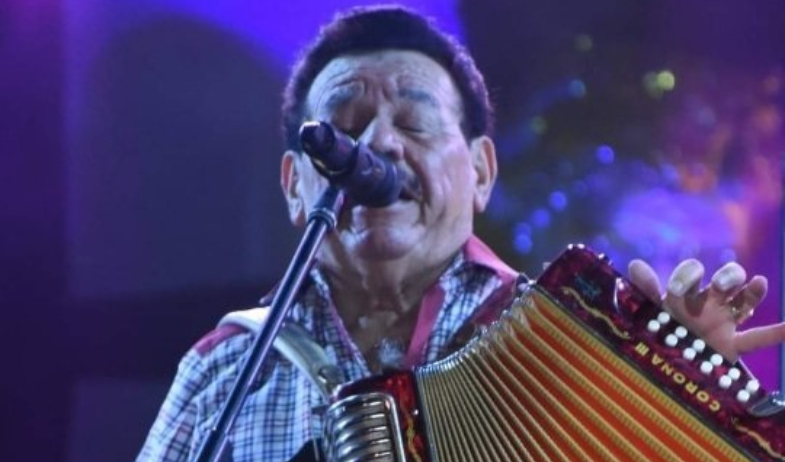 Dorindo Cárdenas, 'El Poste de Macano Negro', solicita donantes de sangre para cirugía en Azuero 