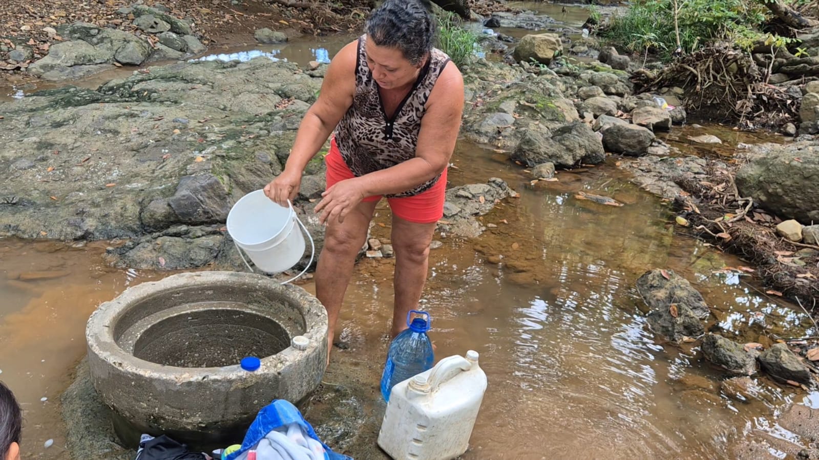 Como en el siglo pasado, en Cerro Pelado viven sin agua potable  