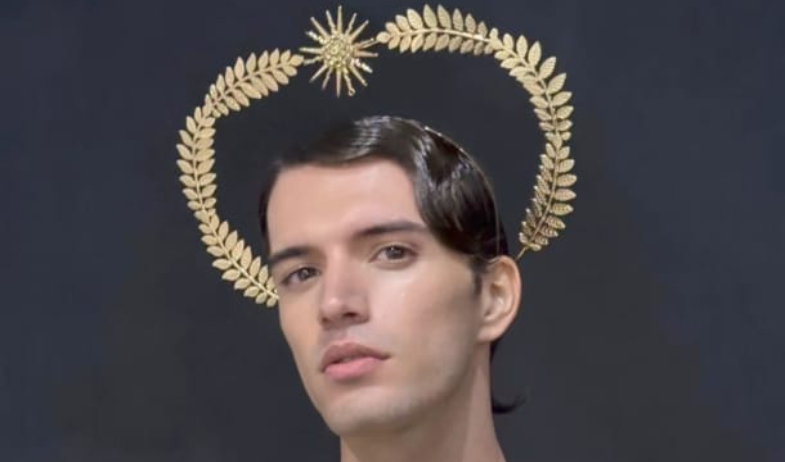 Kevin Fashioned conquista Dubai al abrir desfile de Erick Bendaña y Michelle Ferrer 