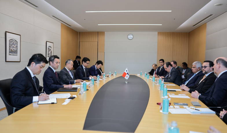Mulino se reúne con directivos del Mizuho Bank y Sumitomo Corp. para explorar oportunidades de inversión  