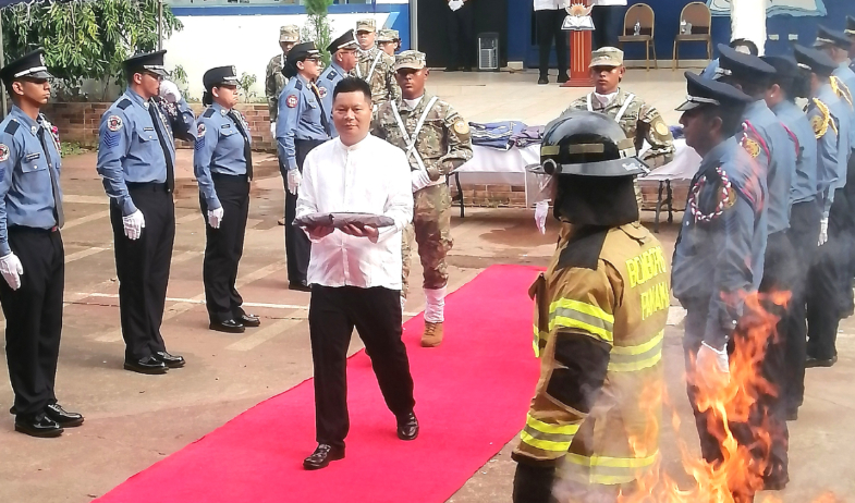 Inician las festividades patrias en Herrera con ceremonia de cremación de banderas 