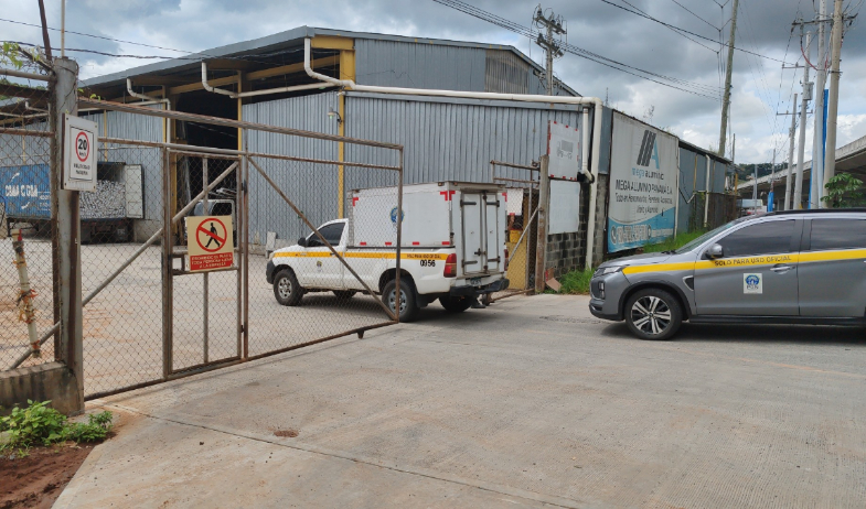 Hombre muere tras caerle una plancha de metal en empresa de La Chorrera 