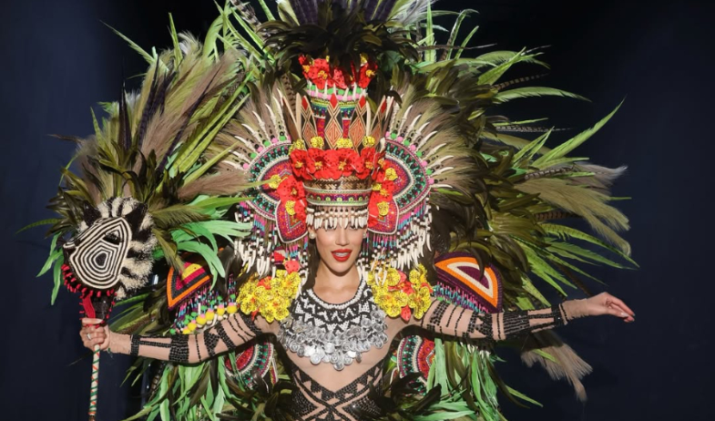 Isamar Herrera rinde homenaje a los pueblos Emberá con su traje típico en Miss Grand International  