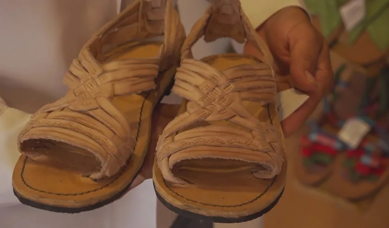 Adidas alcanza acuerdo reparatorio con artesanos de Oaxaca por apropiación cultural 