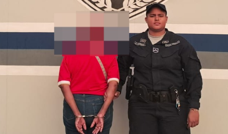 Aprehenden a mujer en el estadio Rommel Fernández, era requerida por estafa  