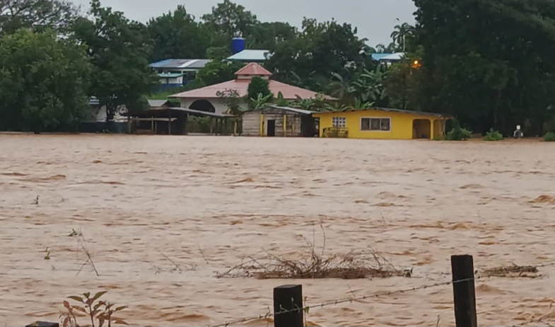 Mariato bajo el agua y bajo el olvido: comunidades en Veraguas viven otra vez el drama de las inundaciones 