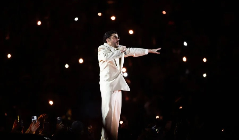 Bad Bunny abre en San Juan una experiencia navideña inmersiva para toda la familia 