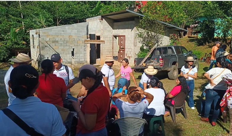Educadores de Santa Fe celebran el Día del Maestro con obra social en beneficio de estudiante con lupus 