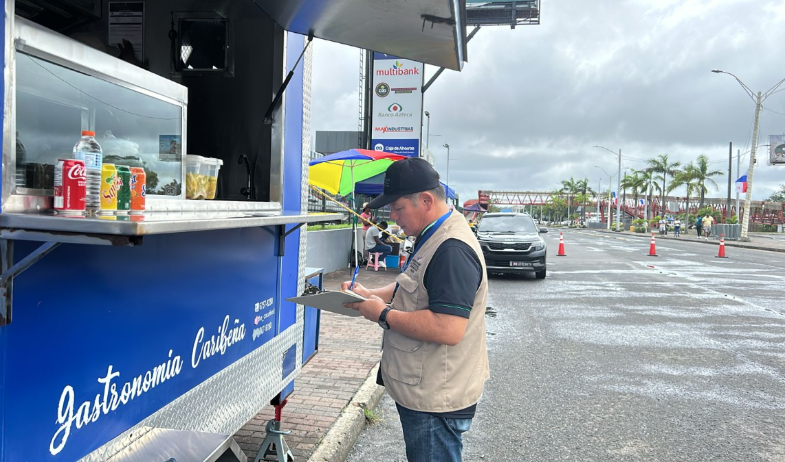 Vigilancia estricta del MINSA en puestos de comida durante fiestas patrias colonenses 