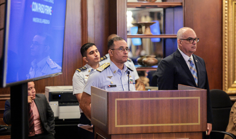 Ajustan compra de aeronaves para combatir al crimen organizado y protección de la sociedad panameña 