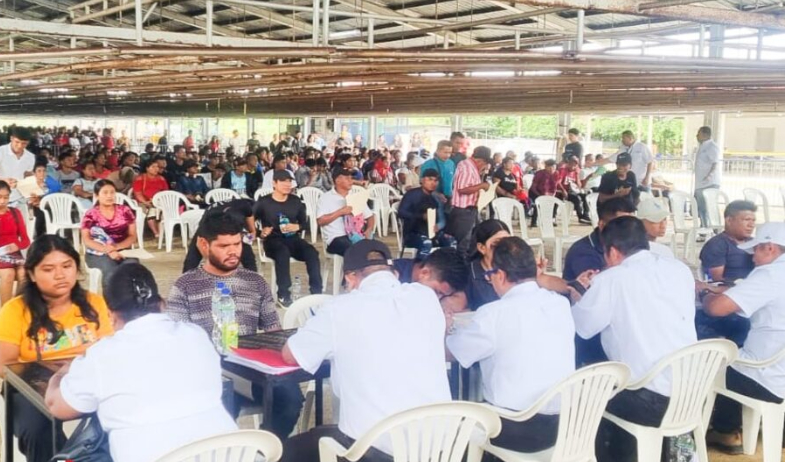 Casi 6.000 personas presentan su currículum por la reactivación de Chiquita Panamá 