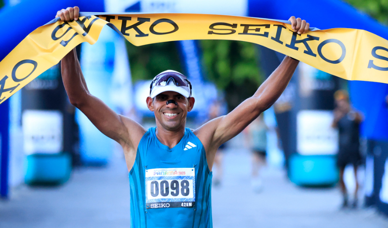 Castelblanco y la colombiana Agudelo dominan el Maratón Internacional de Panamá 2025 