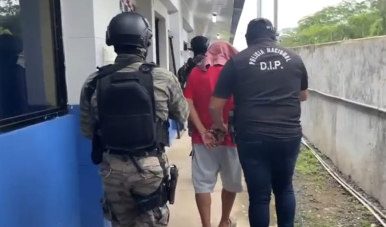 Seguridad del hospital de Soná resulta herido tras ser atacado por un hombre que exigía atención médica urgente 