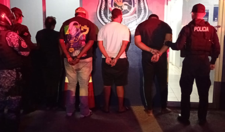 Detienen al cantante Valentino en operativo por presunto vínculo en homicidio ocurrido en Pacora 