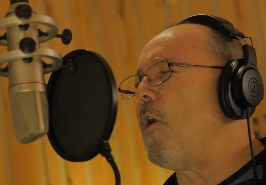 Rubén Blades, Luba Mason y Sultans of String se unen en versión navideña del clásico de John Lennon 