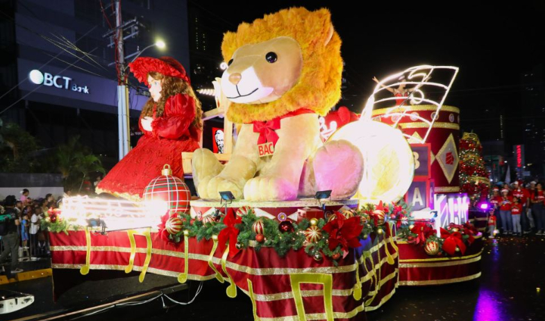 Operativo de seguridad reúne 5 mil efectivos en el desfile navideño 