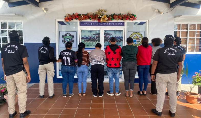 Ocho aprehendidos por hackeo de cuenta de WhatsApp de un ciudadano y estafarlo  