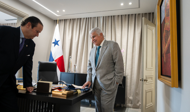 Presidente de Panamá y presidente electo de Chile acuerdan relanzar las relaciones entre ambos países 