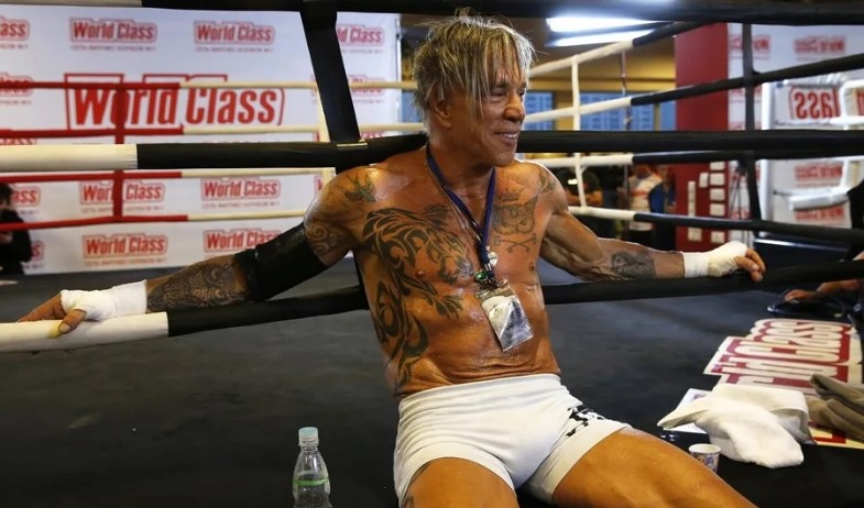 Mickey Rourke niega haber creado una campaña para recaudar fondos: 'Es humillante' 