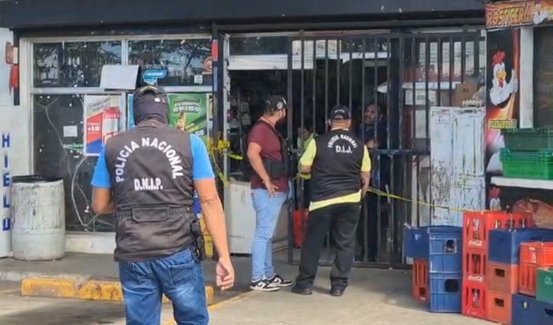 Frustran intento de robo en mini súper de Villa Alondra, en Colón 