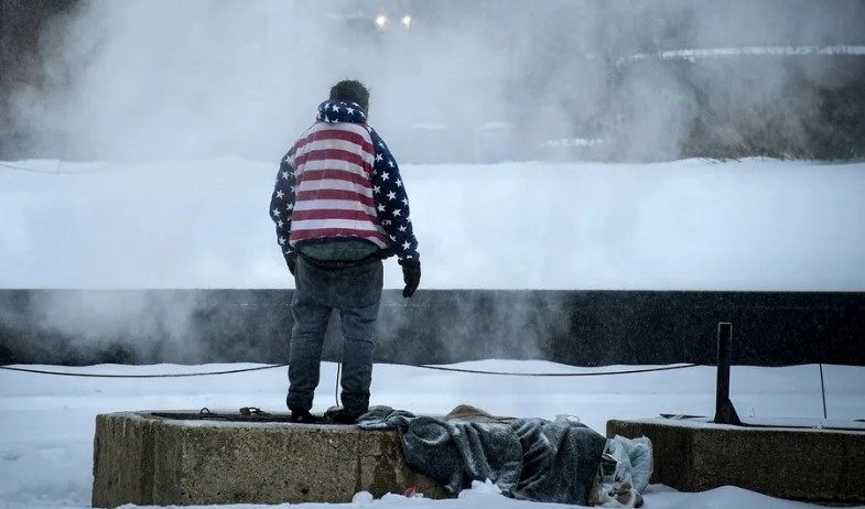 Ascienden a 34 los muertos por la tormenta en EE.UU. y 530.000 hogares siguen sin electricidad 