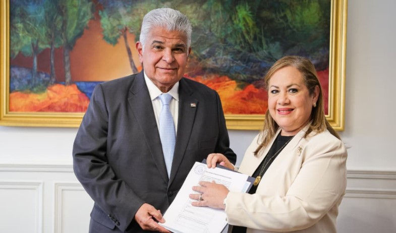 Mandatario Mulino presenta Declaración Jurada de Intereses Particulares a la ANTAI  