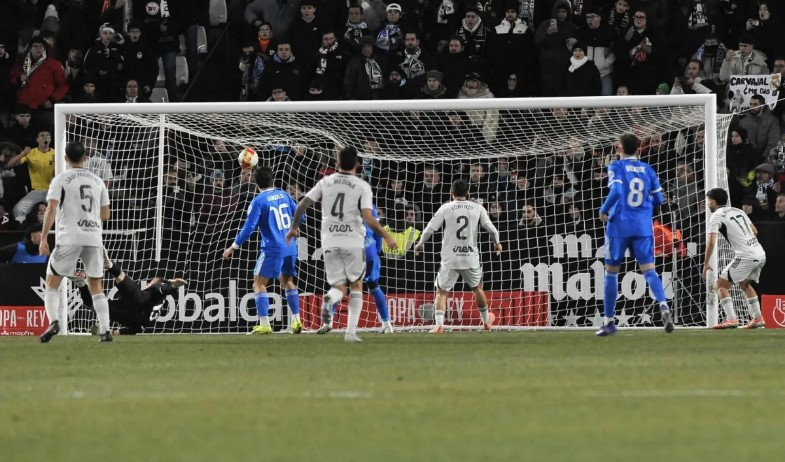 El Albacete da la sorpresa y elimina en Copa al Real Madrid (3-2) en el debut de Arbeloa 