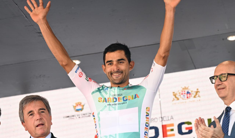¡En el Giro di Sardegna! Roberto González se mantiene líder de la montaña en Itali 