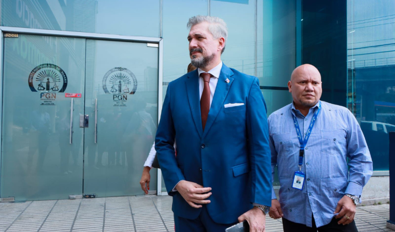 Quisieron entrar de maestros con diplomas falsos y Meduca los denunció 