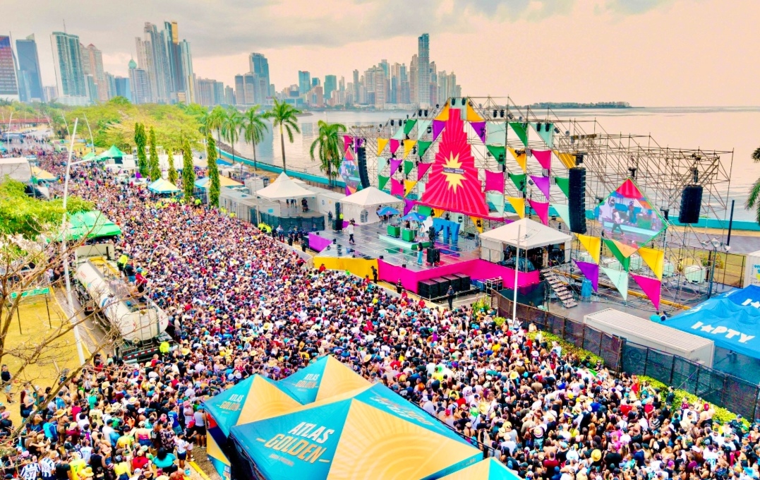 Carnaval capitalino mantiene su energía con lleno total en culecos y presentaciones 