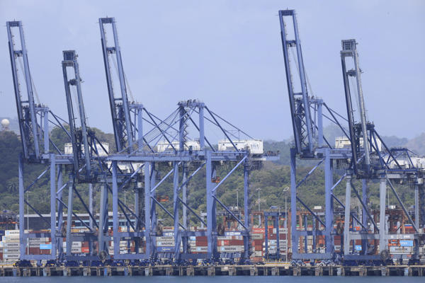 Hutchison advierte a Maersk con acciones legales por puertos en torno al Canal de Panamá 