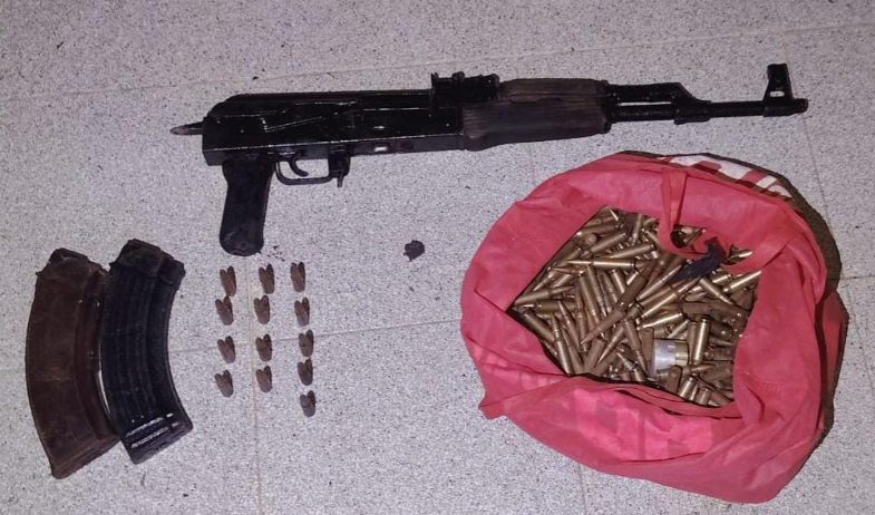 Mujer es aprehendida tras hallazgo de arma en su vivienda en Cativá 