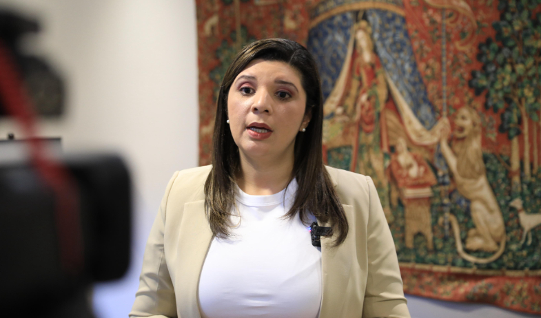 Ministra Muñoz viaja a Colón para garantizar estabilidad de trabajadores portuarios 