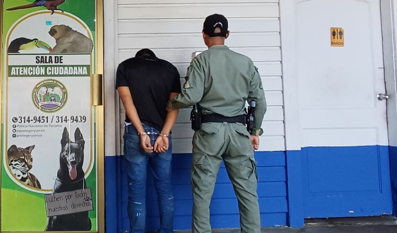 Sorprenden a sujeto extrayendo cobre en instalaciones del Instituto Smithsonian en Colón 