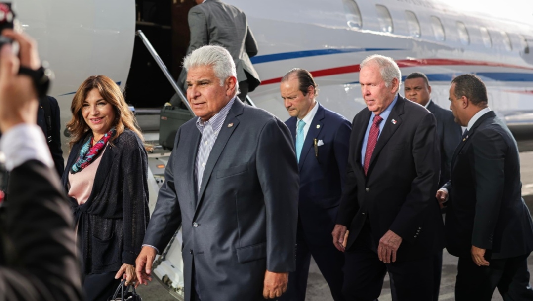 Presidente Mulino llega a Miami para participar de cumbre de jefes de Estado convocada por Trump 