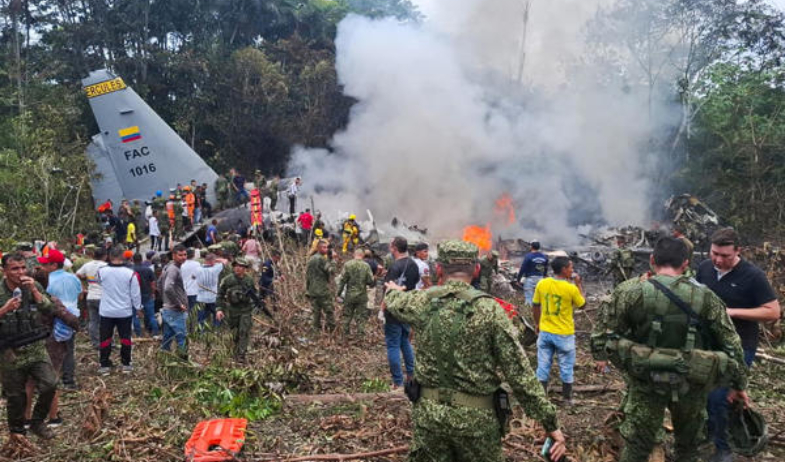 Confirman al menos ocho muertos y 83 heridos en accidente de avión militar en Colombia 