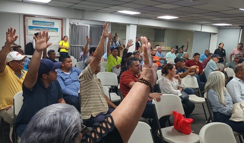 Transportistas de Veraguas advierten aumento del 30% en tarifas si no hay acuerdo por combustible 