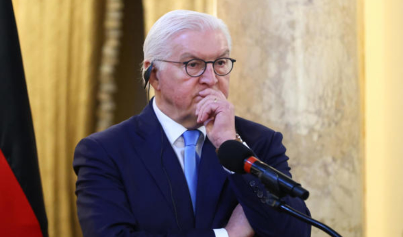 El presidente de Alemania, Frank-Walter Steinmeier, dijo este lunes en Panamá que hay posibilidades de que la guerra de Irán se expanda, lo mismo que el bloqueo del estrecho de Ormuz, por lo que pidió que acaben pronto las hostilidades entre la nación per 