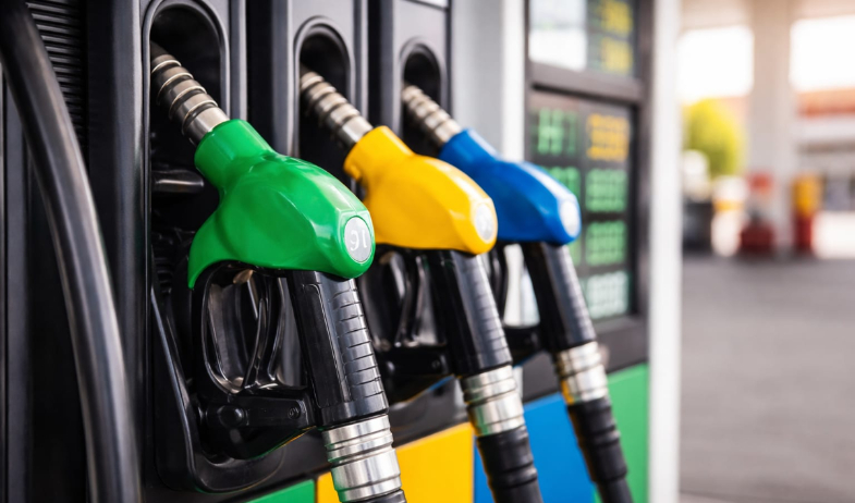 Gobierno fija precios del combustible en apoyo al transporte de pasajeros y de carga, así como a la pesca artesanal 