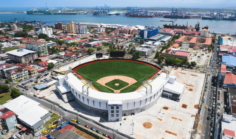 Tras casi una década, Colón recibe su nuevo estadio de béisbol Roberto Mariano Bula 