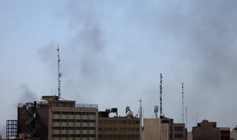 Irán dice estar listo para una 'guerra muy larga' y apunta a que aún no ha usado sus 'armas más efectivas' 