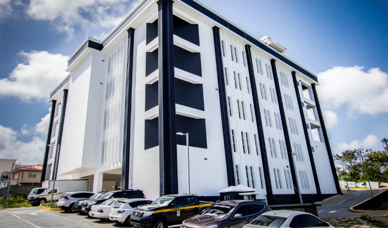 No aceptó la separación y atacó a su exsuegra y a un hombre en Colón 