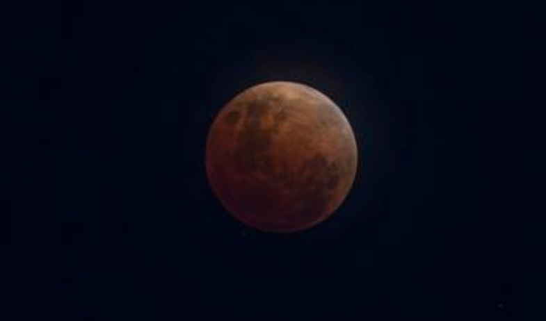 La luna llena, oculta y roja de marzo, un capítulo más de un magnífico año de eclipses 
