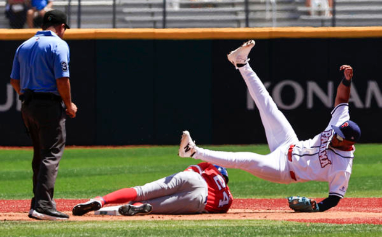 Yoán Moncada guía victoria de Cuba sobre Panamá 3-1 en apertura del Grupo A 