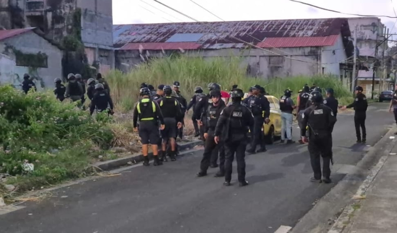 Adolescente resulta herido de rozón de bala durante tiroteo en Colón 