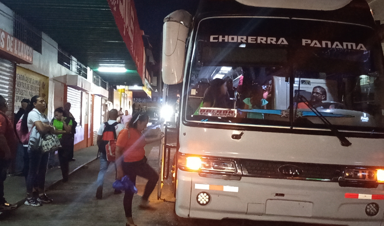 Gremios del transporte protestan por precio del diésel y condiciones del subsidio 