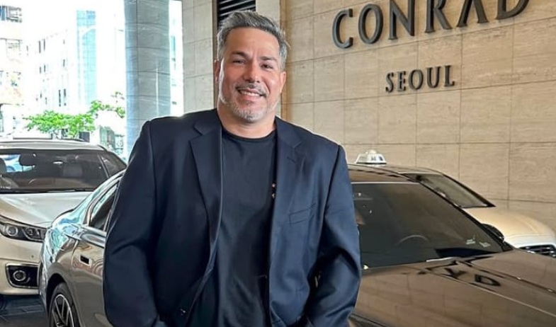 Víctor Regueira advierte que delincuente usa su identidad para contactar mujeres y citar encuentros 