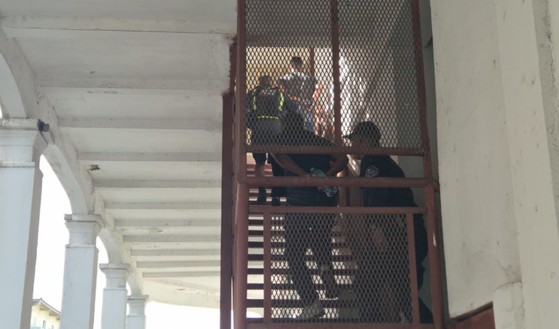 Alex Lee va a detención provisional; Macías a arresto domiciliario por peculado agravado 